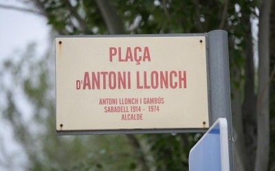 Placa de l'actual plaça Antoni Llonch/ Roger Benet